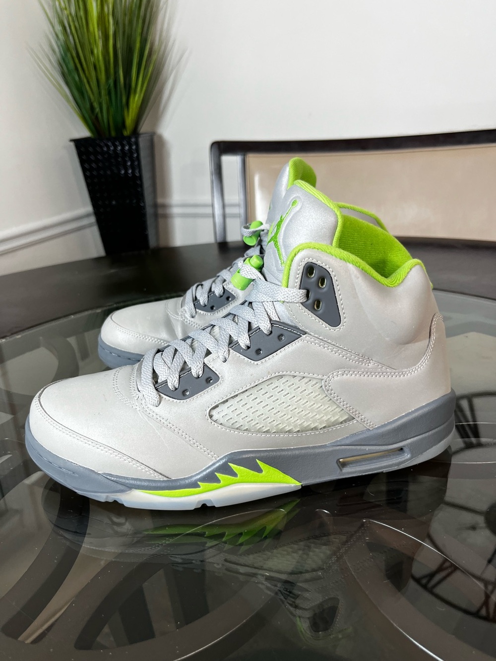 Nike Air Jordan 5 Retro
Green Bean Silver/Green
Bean/Flint Grey Sz 11